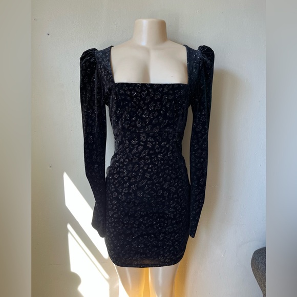 Elegant Black Floral Long Sleeve Dress - Picture 1 of 8